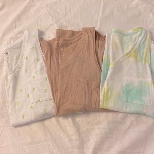 Lot of 3 XXL So v neck pocket tank tops